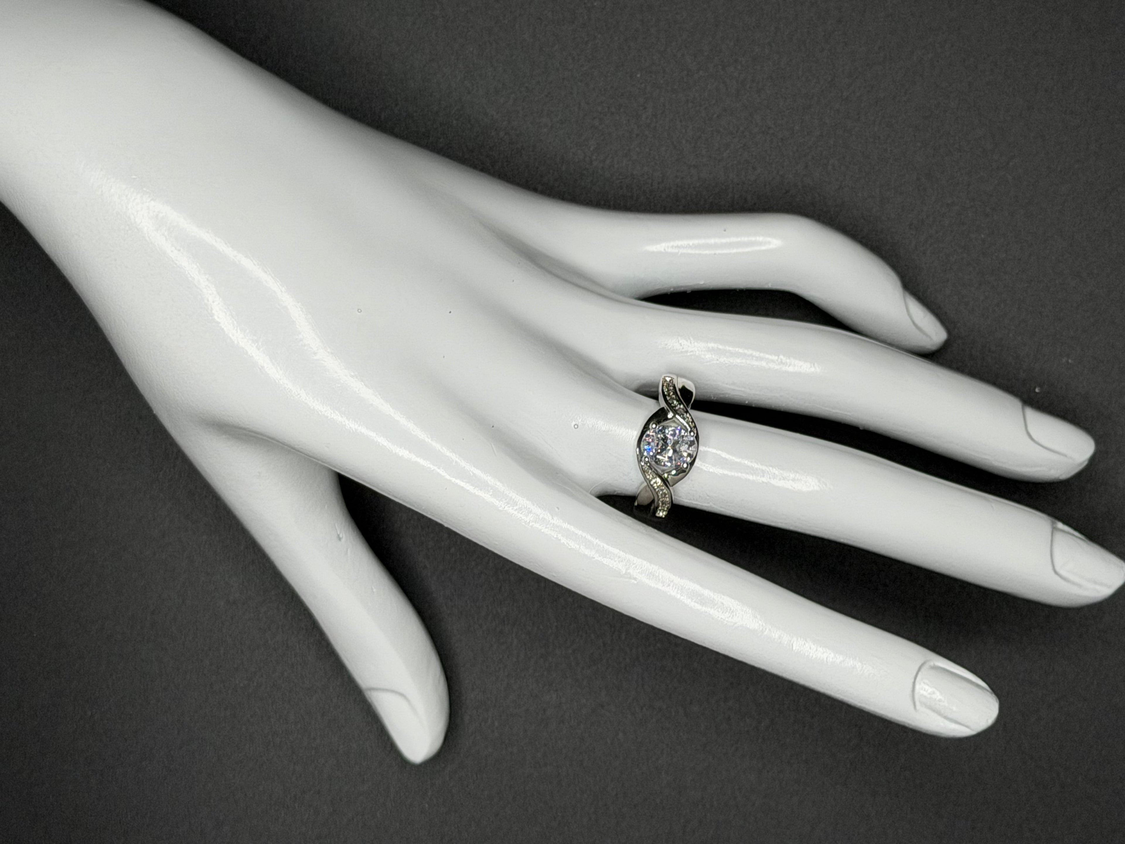 Ladies ring 3