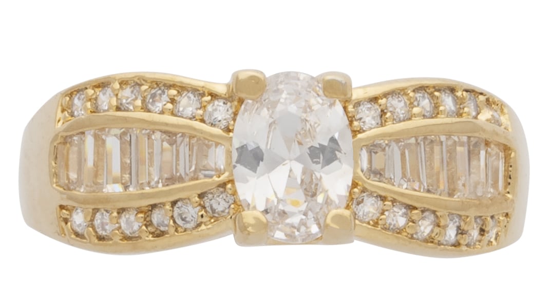 LR-214 | Ladies Ring CZ/Oval Center Stone